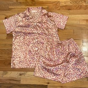 💕🤎NEW NO TAGS PINK LEOPARD SHORT SLEEVE PAJAMA SET💕🤎